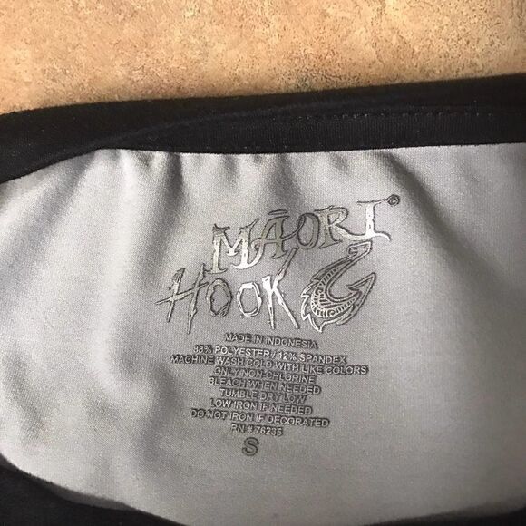 Two Maori Hook Men's t shirts - Picture 8 of 8